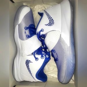 Kyrie Fly trap 3